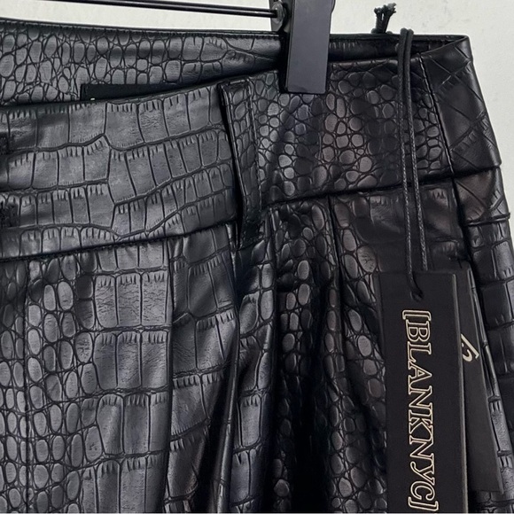 NWT Blank NYC Stay Real Faux Leather Pleated Straight Leg Croc Pants Black - Picture 6 of 8